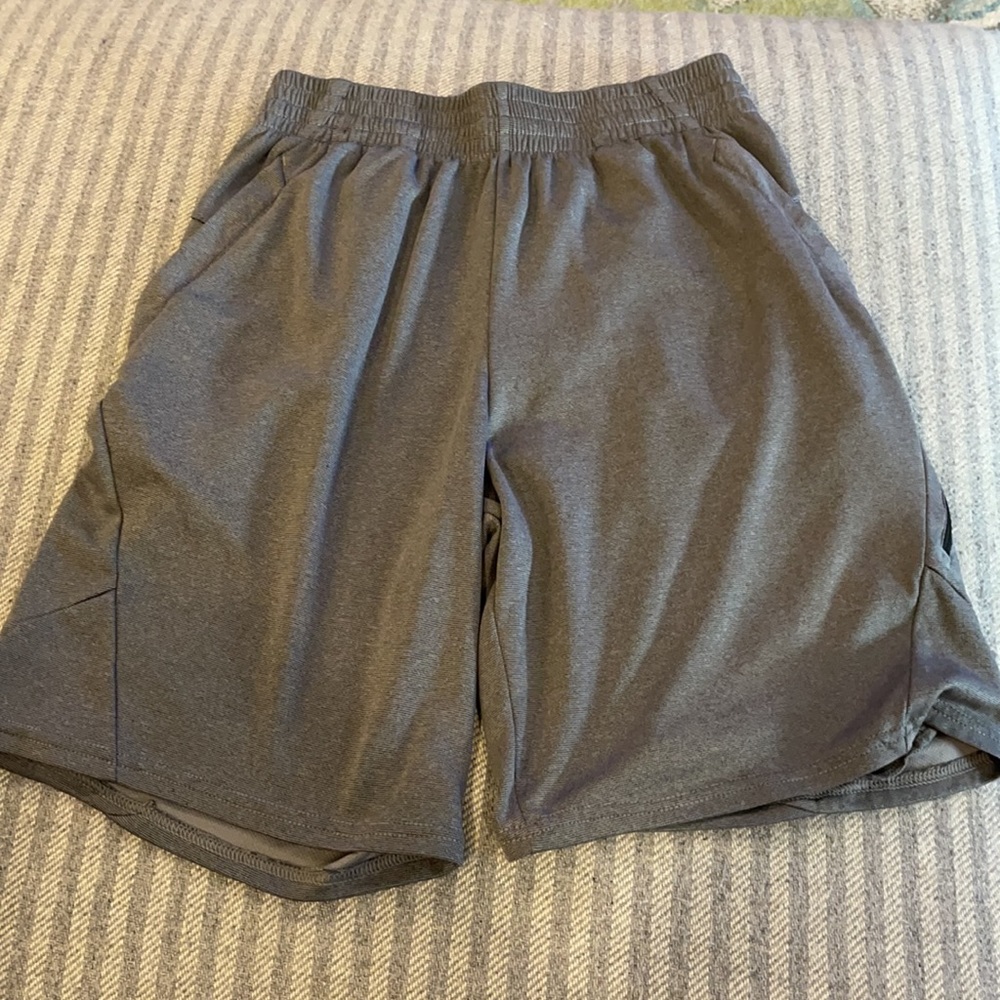 Men’s Champions Shorts - Picture 6 of 9